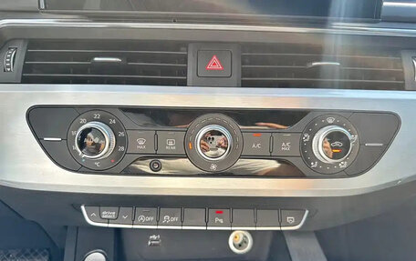 Audi A4, 2023 год, 1 990 000 рублей, 13 фотография