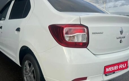 Renault Logan II, 2017 год, 600 000 рублей, 11 фотография