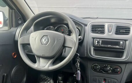 Renault Logan II, 2017 год, 600 000 рублей, 15 фотография