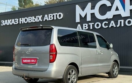 Hyundai Grand Starex Grand Starex I рестайлинг 2, 2016 год, 2 670 000 рублей, 8 фотография