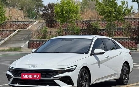 Hyundai Elantra, 2023 год, 1 340 000 рублей, 3 фотография
