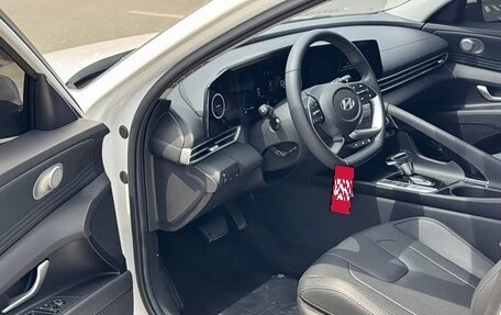 Hyundai Elantra, 2023 год, 1 340 000 рублей, 5 фотография