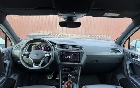 Volkswagen Tiguan II, 2021 год, 4 250 000 рублей, 4 фотография