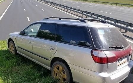 Subaru Legacy III, 2000 год, 700 000 рублей, 2 фотография