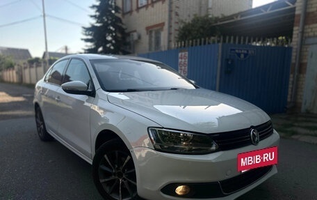 Volkswagen Jetta VI, 2014 год, 800 000 рублей, 2 фотография