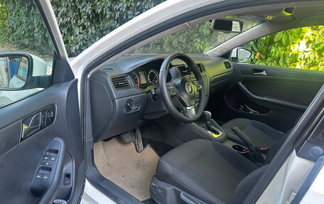 Volkswagen Jetta VI, 2014 год, 800 000 рублей, 11 фотография