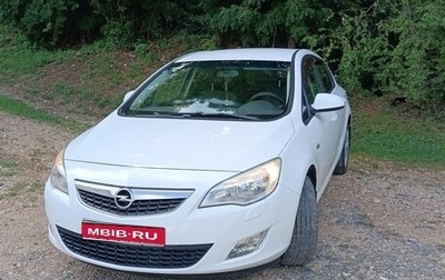 Opel Astra J, 2011 год, 700 000 рублей, 1 фотография