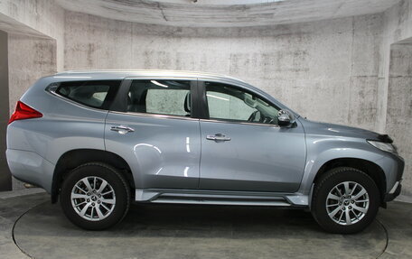 Mitsubishi Pajero Sport III рестайлинг, 2018 год, 2 925 000 рублей, 4 фотография