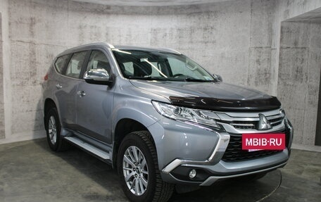 Mitsubishi Pajero Sport III рестайлинг, 2018 год, 2 925 000 рублей, 3 фотография