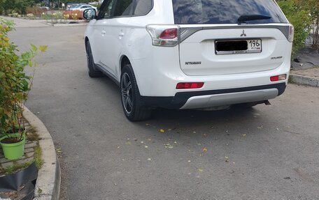 Mitsubishi Outlander III рестайлинг 3, 2013 год, 1 520 000 рублей, 5 фотография