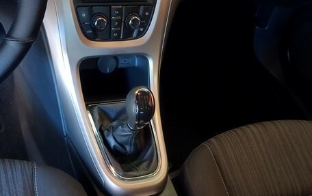 Opel Astra J, 2011 год, 700 000 рублей, 8 фотография