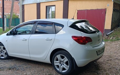 Opel Astra J, 2011 год, 700 000 рублей, 5 фотография