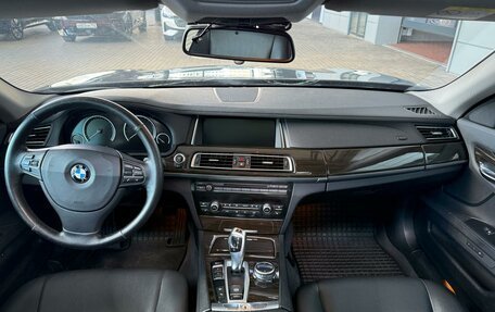 BMW 7 серия, 2015 год, 1 999 000 рублей, 17 фотография