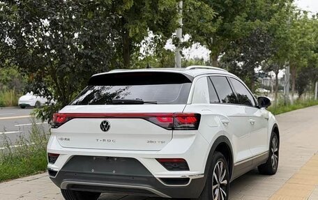 Volkswagen T-Roc I, 2023 год, 1 750 000 рублей, 4 фотография