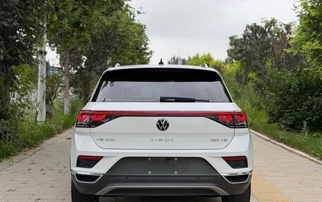 Volkswagen T-Roc I, 2023 год, 1 750 000 рублей, 5 фотография
