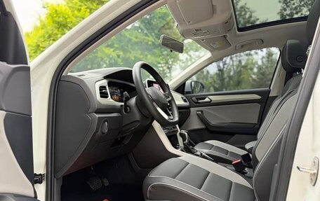 Volkswagen T-Roc I, 2023 год, 1 750 000 рублей, 7 фотография