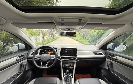 Volkswagen T-Roc I, 2023 год, 1 750 000 рублей, 8 фотография