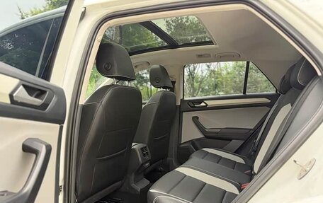 Volkswagen T-Roc I, 2023 год, 1 750 000 рублей, 12 фотография
