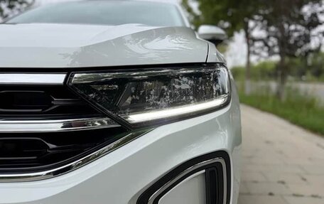 Volkswagen T-Roc I, 2023 год, 1 750 000 рублей, 13 фотография