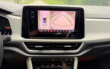 Volkswagen T-Roc I, 2023 год, 1 750 000 рублей, 16 фотография
