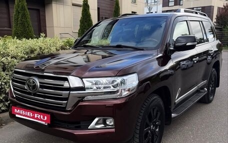 Toyota Land Cruiser 200, 2017 год, 5 970 000 рублей, 6 фотография