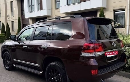 Toyota Land Cruiser 200, 2017 год, 5 970 000 рублей, 4 фотография