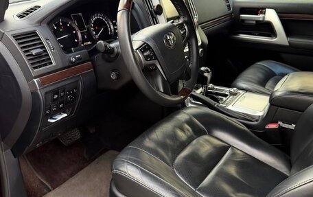 Toyota Land Cruiser 200, 2017 год, 5 970 000 рублей, 14 фотография