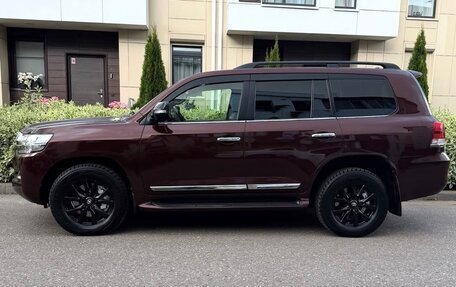 Toyota Land Cruiser 200, 2017 год, 5 970 000 рублей, 10 фотография