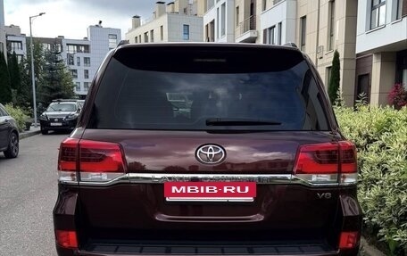 Toyota Land Cruiser 200, 2017 год, 5 970 000 рублей, 9 фотография