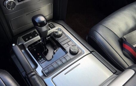 Toyota Land Cruiser 200, 2017 год, 5 970 000 рублей, 16 фотография