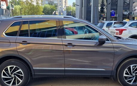 Volkswagen Tiguan II, 2018 год, 2 999 999 рублей, 5 фотография