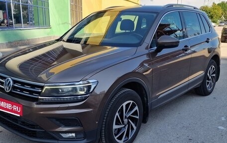 Volkswagen Tiguan II, 2018 год, 2 999 999 рублей, 2 фотография