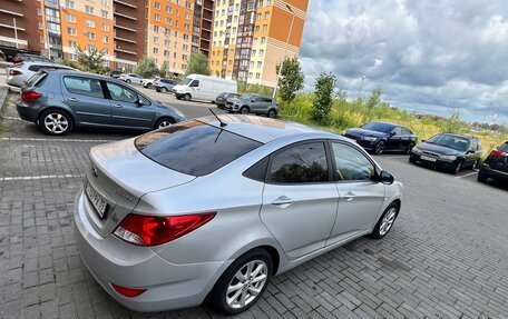 Hyundai Solaris II рестайлинг, 2011 год, 680 000 рублей, 3 фотография