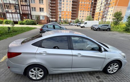 Hyundai Solaris II рестайлинг, 2011 год, 680 000 рублей, 2 фотография