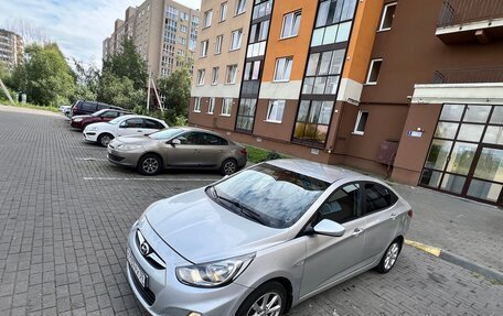 Hyundai Solaris II рестайлинг, 2011 год, 680 000 рублей, 6 фотография