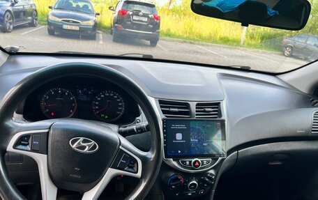 Hyundai Solaris II рестайлинг, 2011 год, 680 000 рублей, 11 фотография