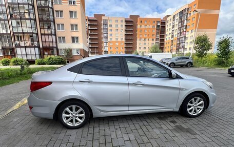 Hyundai Solaris II рестайлинг, 2011 год, 680 000 рублей, 8 фотография