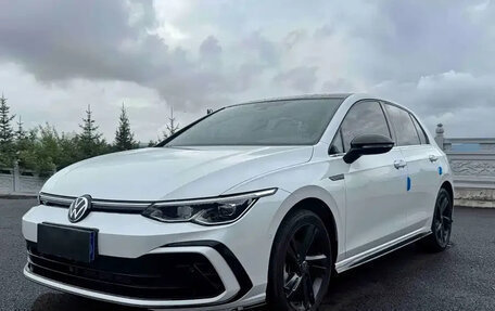 Volkswagen Golf VIII, 2023 год, 1 867 700 рублей, 1 фотография