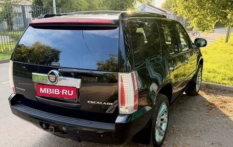Cadillac Escalade III, 2013 год, 2 300 000 рублей, 10 фотография
