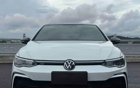Volkswagen Golf VIII, 2023 год, 1 867 700 рублей, 2 фотография