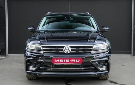 Volkswagen Tiguan II, 2019 год, 3 180 000 рублей, 2 фотография