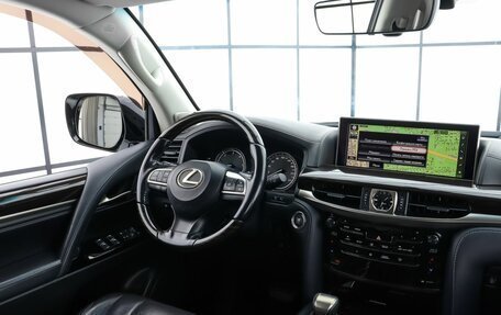 Lexus LX III, 2017 год, 6 350 000 рублей, 7 фотография