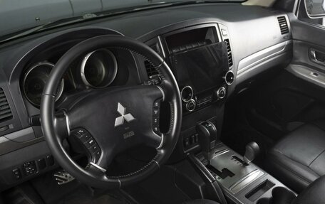 Mitsubishi Pajero IV, 2013 год, 2 060 000 рублей, 7 фотография
