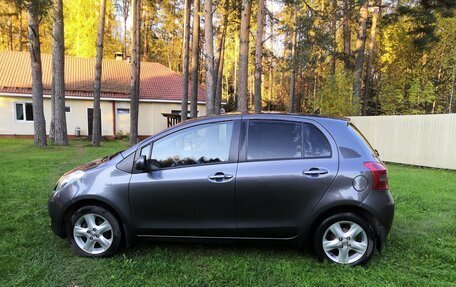 Toyota Yaris III рестайлинг, 2008 год, 650 000 рублей, 3 фотография