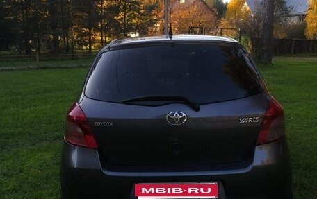 Toyota Yaris III рестайлинг, 2008 год, 650 000 рублей, 5 фотография