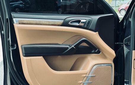 Porsche Cayenne III, 2011 год, 2 090 000 рублей, 18 фотография