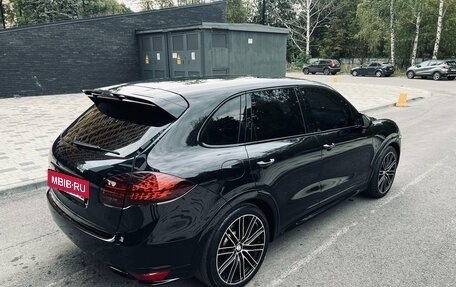 Porsche Cayenne III, 2011 год, 2 090 000 рублей, 16 фотография