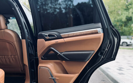 Porsche Cayenne III, 2011 год, 2 090 000 рублей, 28 фотография