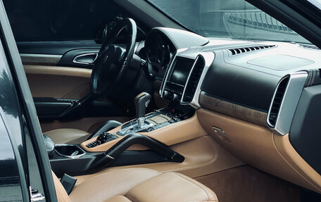 Porsche Cayenne III, 2011 год, 2 090 000 рублей, 33 фотография