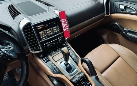 Porsche Cayenne III, 2011 год, 2 090 000 рублей, 22 фотография